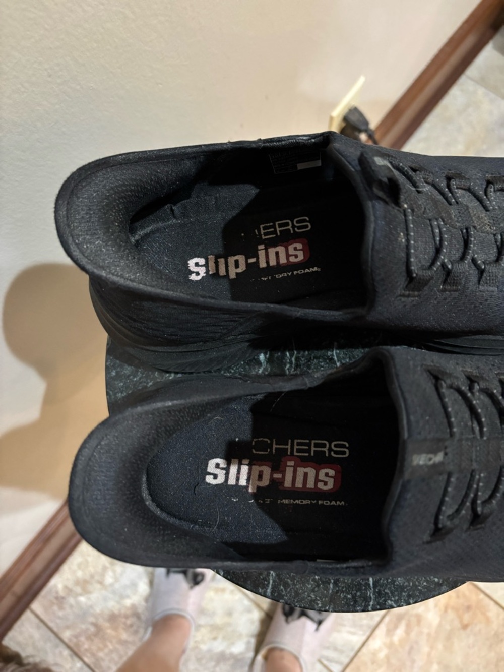 Skecher’s Men's Black Knit Slip-On Sneakers with Bungee Lacing - Size 10 - Picture 2 of 5